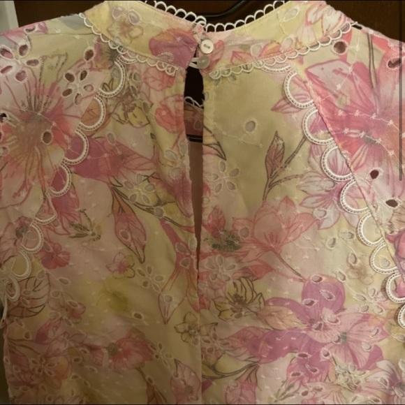 Eyelet dress - Picture 2 of 5